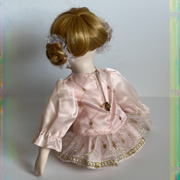The San Francisco Music Box Ballerina Porcelain Doll Musical‎ Wind Up 12 Inch - Picture 15 of 16